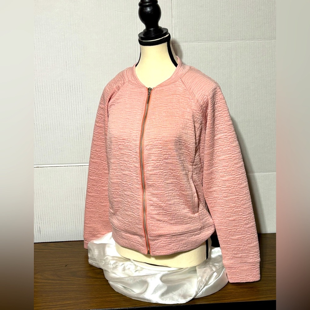 H by Halston (QVC) Ladies Sz 6 pink zip front textured jacket perfect for Spring